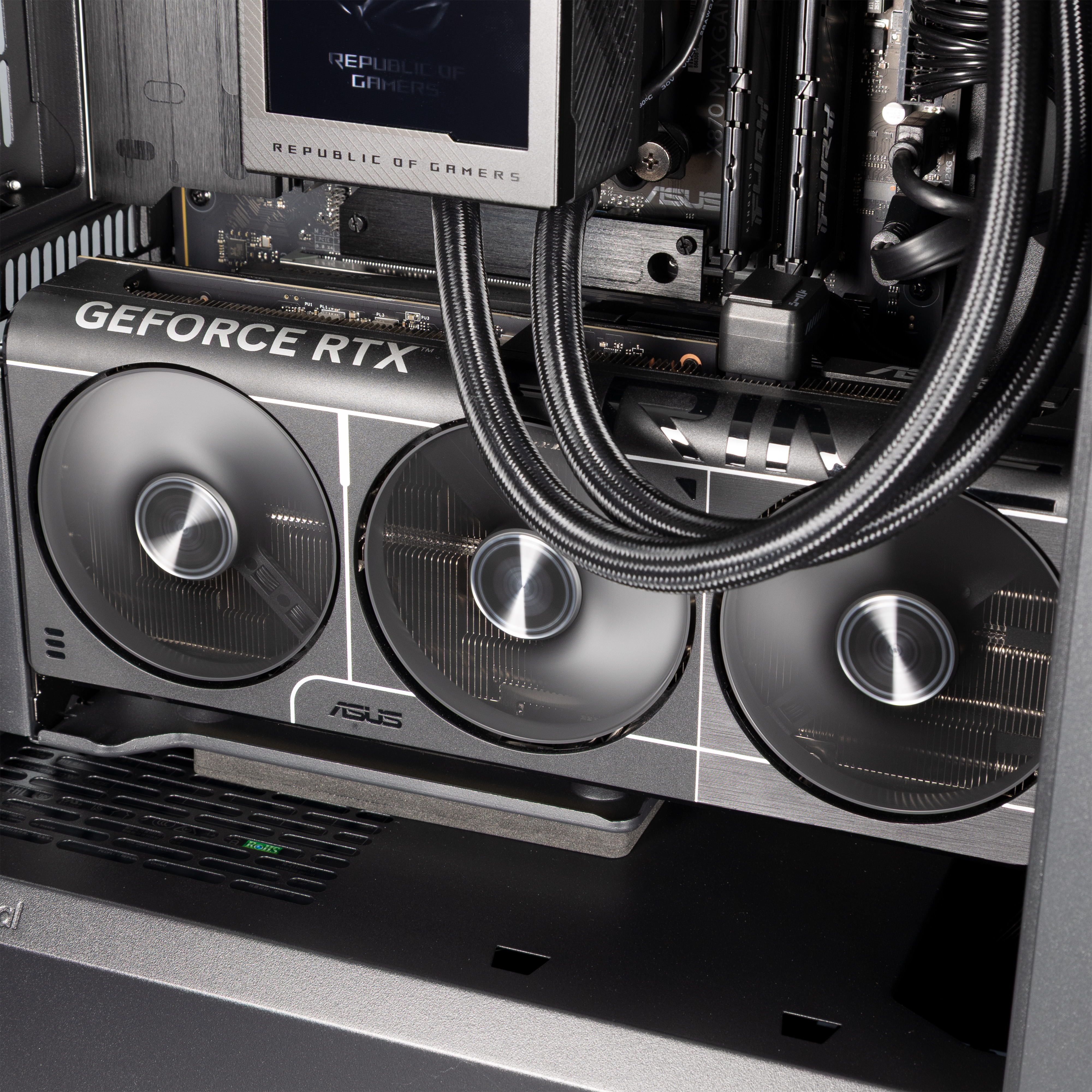 Hygge Ryzen 7 X3D RTX 5080 White Gaming PC - Chillblast