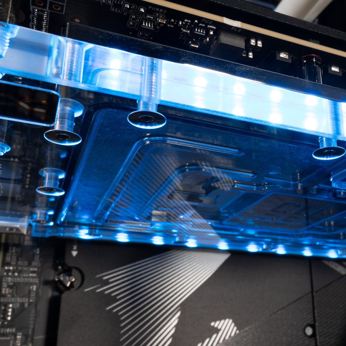 Vand Ryzen 9 RTX 5090 Water Cooled White Creator PC