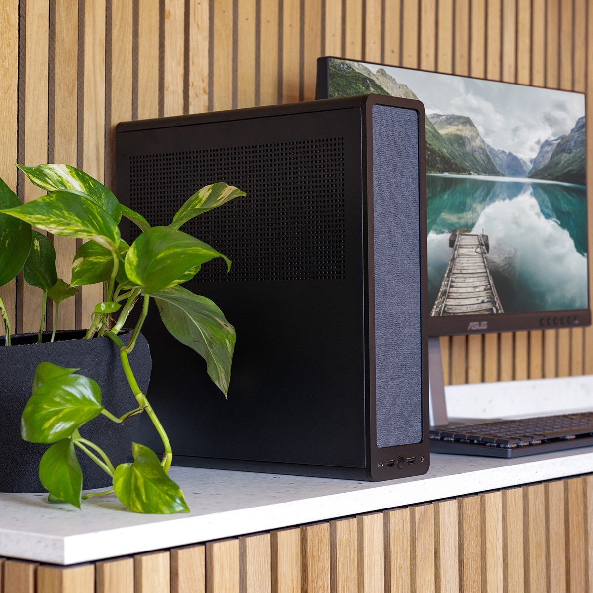 Ren: Core i5, AI Ready, Home and Creator PC, Black